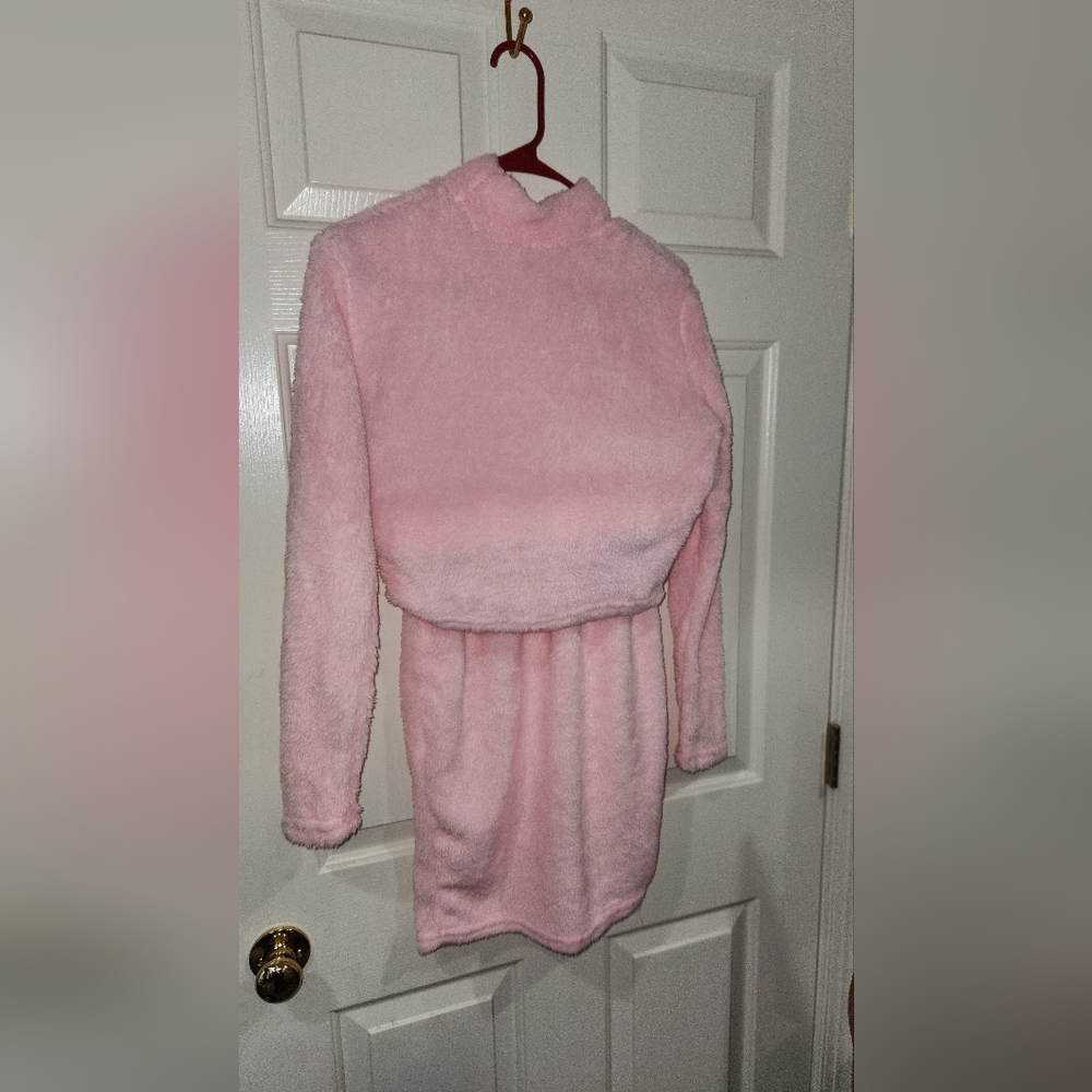 PINK FURRY SET !! - Picture 3 of 3